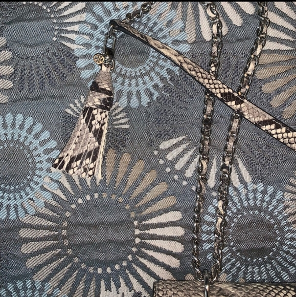 Tory Burch Fleming snakeskin embossed bag - Picture 8 of 12